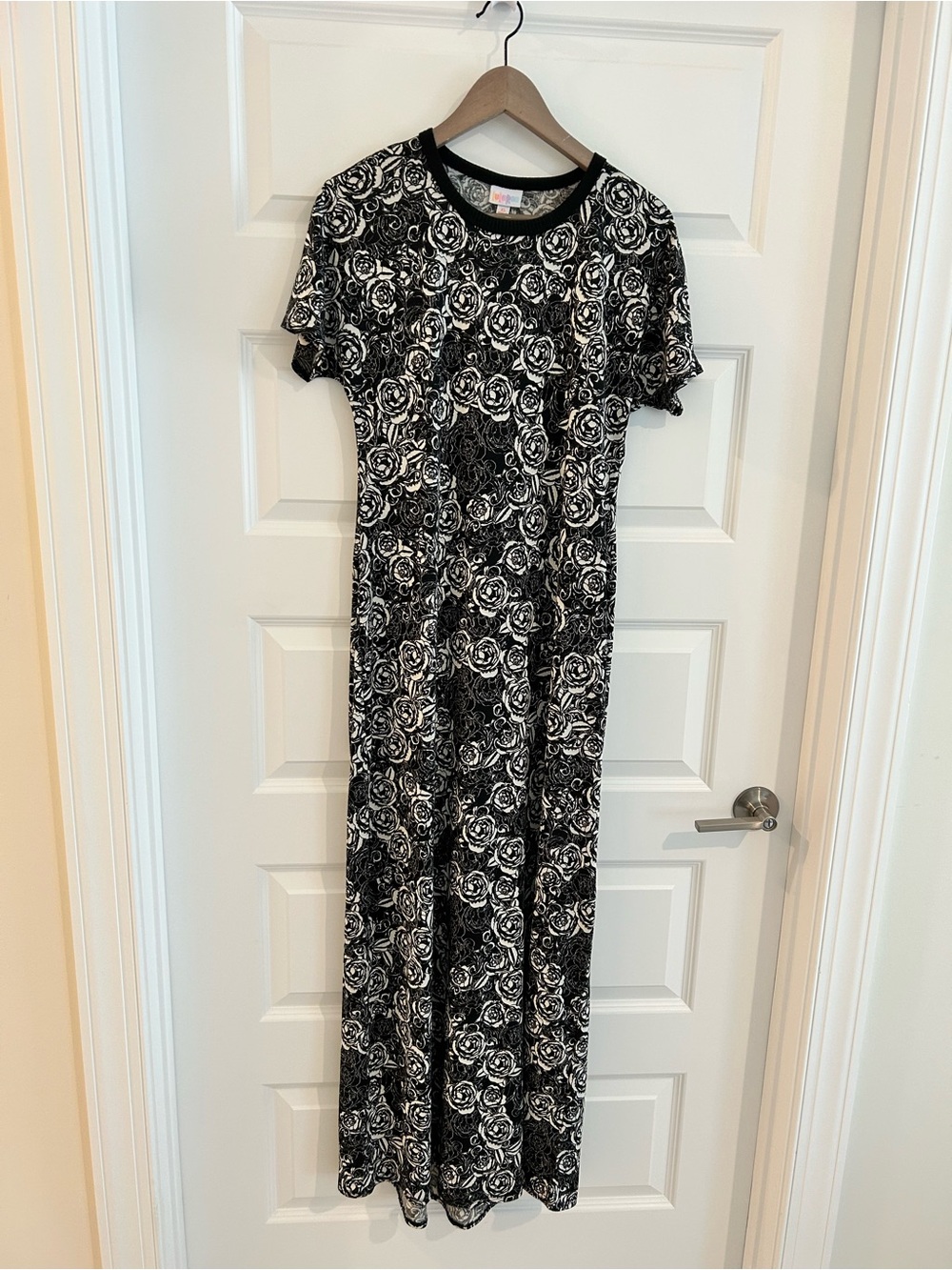 Lularoe Black White Roses Maxi Dress Size XS